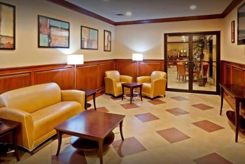 Days Hotel By Wyndham נורת' ברגן מראה פנימי תמונה