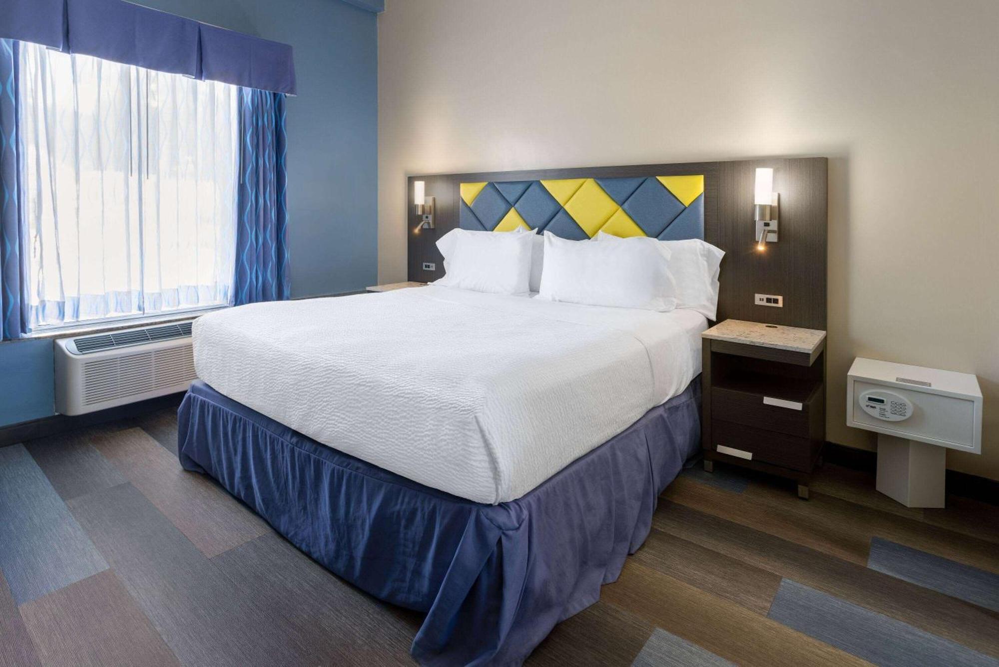 Days Hotel By Wyndham נורת' ברגן מראה חיצוני תמונה