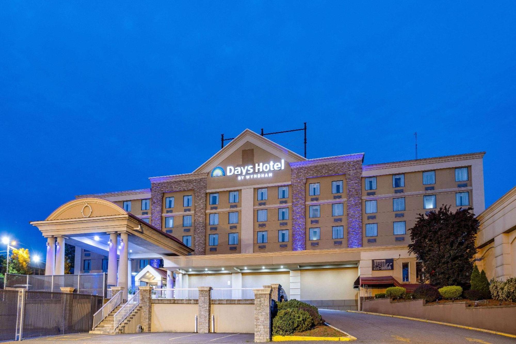 Days Hotel By Wyndham נורת' ברגן מראה חיצוני תמונה