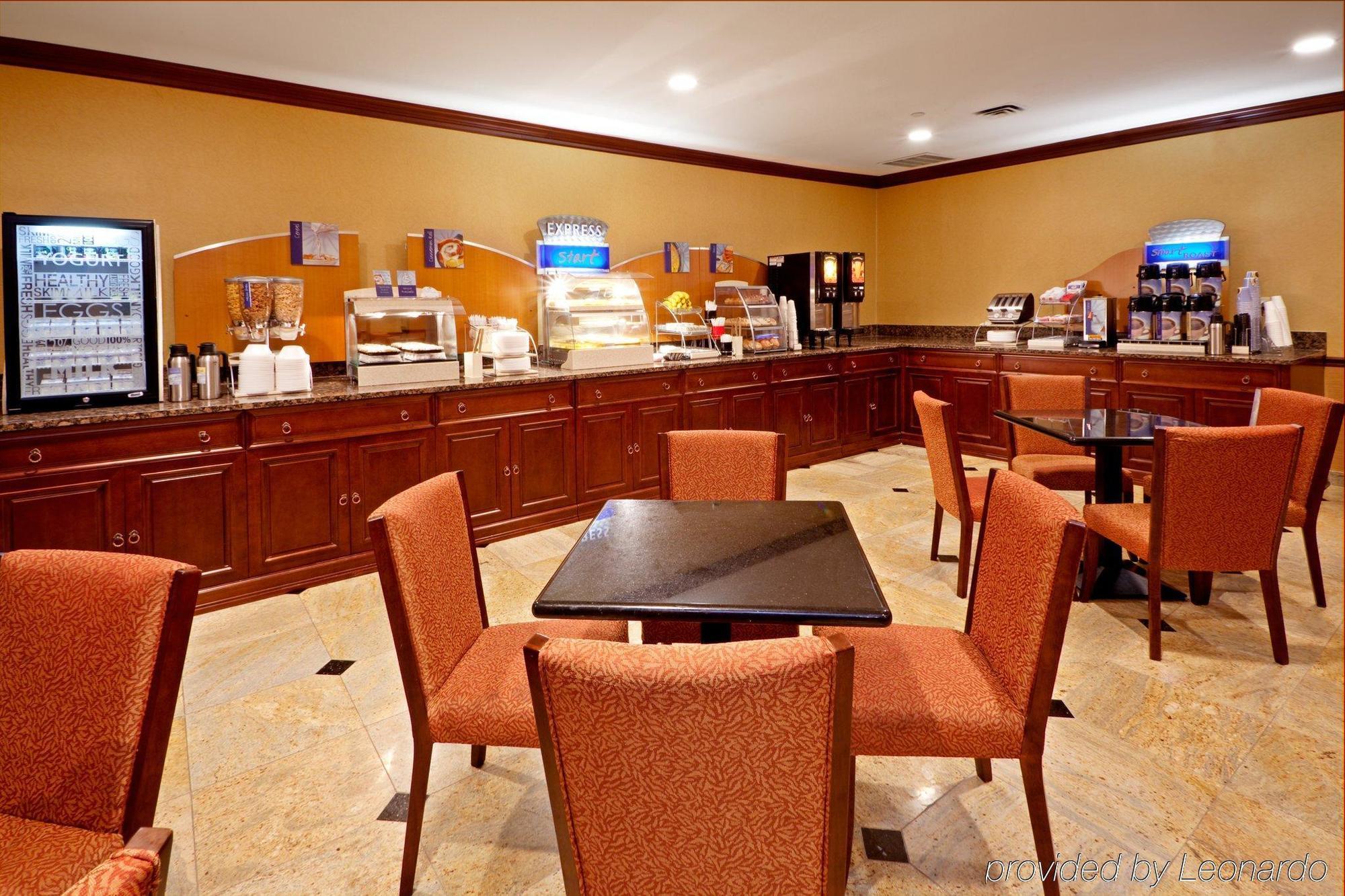 Days Hotel By Wyndham נורת' ברגן מסעדה תמונה